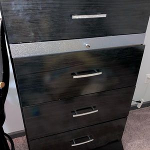 Four Drawer Chester with jewelry drawer